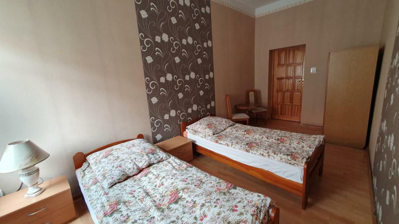 Pokoje Do Wynajecia Piastowska Miedzyrzecz Luaran gambar