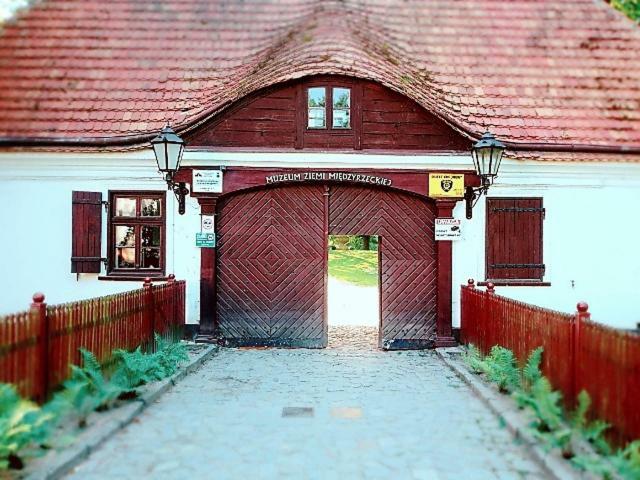 Pokoje Do Wynajecia Piastowska Miedzyrzecz Luaran gambar